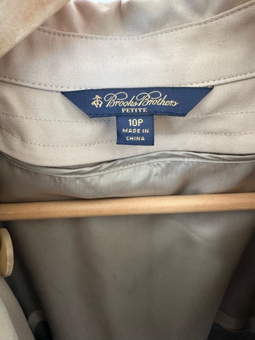 Brooks Brothers - Never Worn. Water Repellent Trench Coat With Zip-Out Lining - Picture 7 of 7